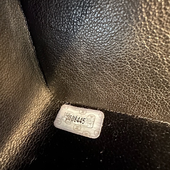 CHANEL Vintage Iridescent Olive Green Patent Leather Vanity Bag - Picture 14 of 15